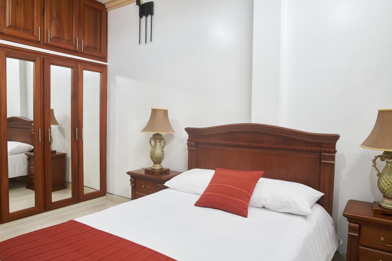 Departamentos Marcecilia De 2 Y 3 Habitaciones En El Centro De Manta Dış mekan fotoğraf