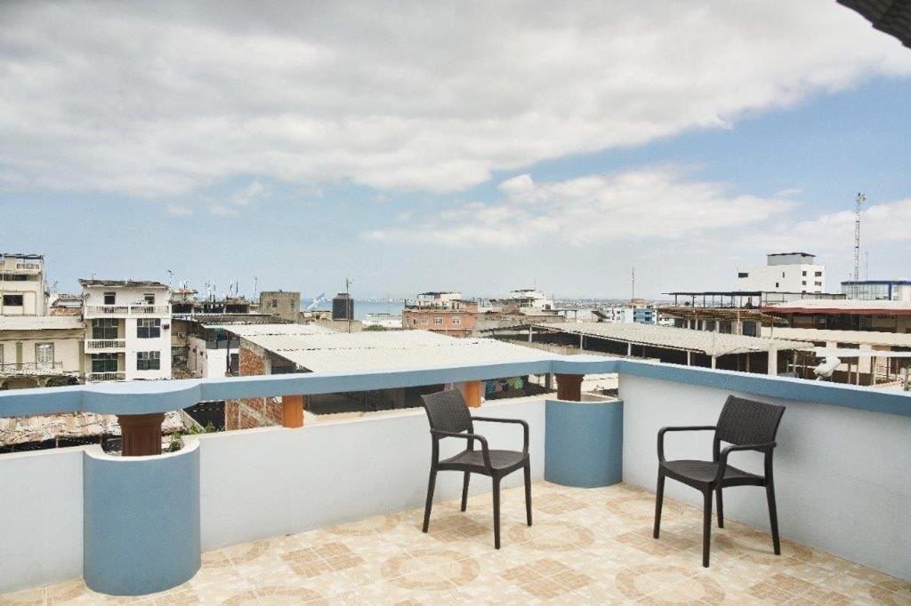 Departamentos Marcecilia De 2 Y 3 Habitaciones En El Centro De Manta Dış mekan fotoğraf