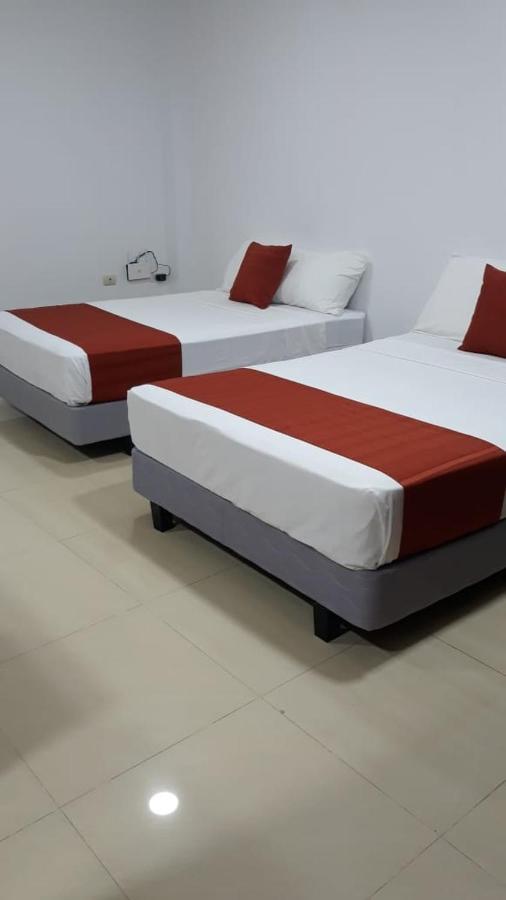 Departamentos Marcecilia De 2 Y 3 Habitaciones En El Centro De Manta Dış mekan fotoğraf